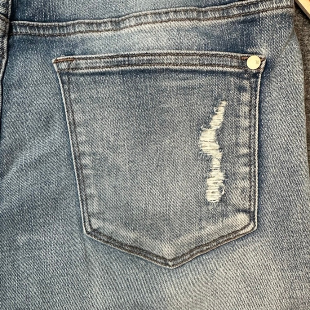 Judy Blue Distressed Denim Shorts Light Wash Button Fly JB150142 Womens Large - Picture 8 of 14